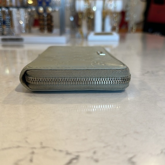 Authentic Gucci beige leather continental wallet - Picture 2 of 7